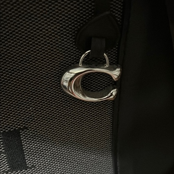 COACH Dalton Shoulder Bag. - Picture 9 of 10